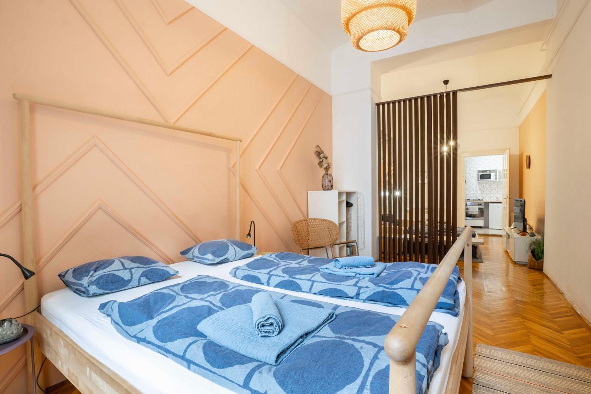 Quiet Design Apartment Next To Szimpla Ka8 Boedapest Buitenkant foto